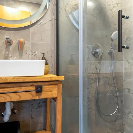 Moon Alacati מלון