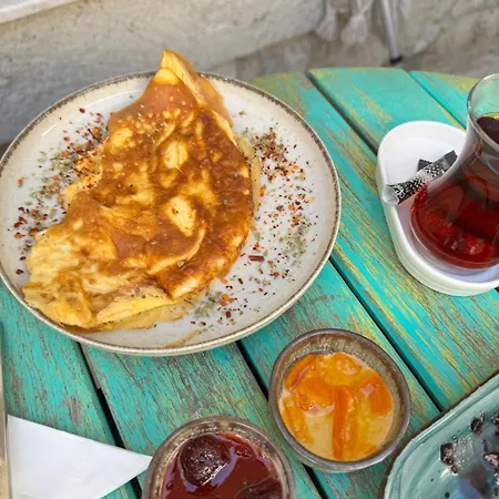 Moon Alacati Чешме