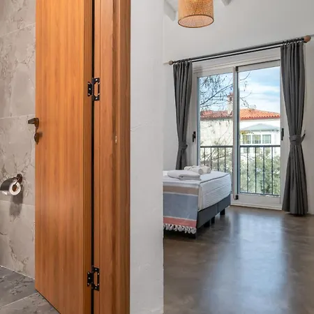 Moon Alacati Готель