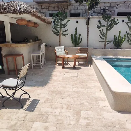 Moon Alacati Чешме