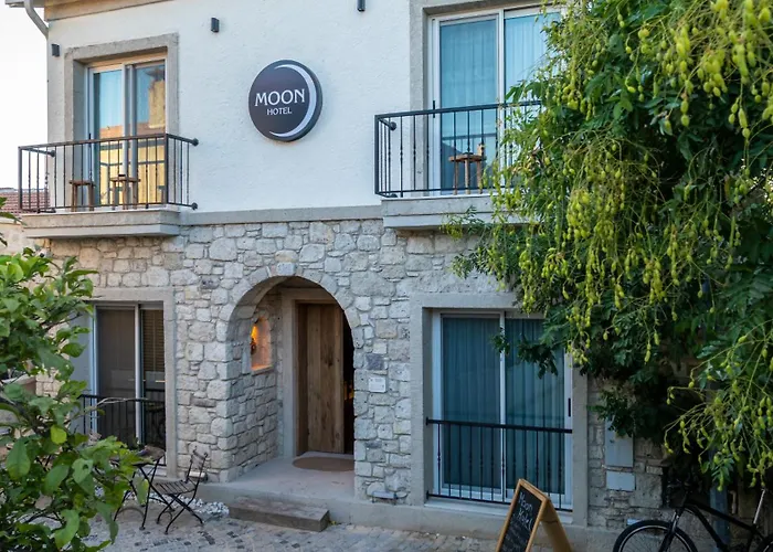 Moon Alacati Чешме